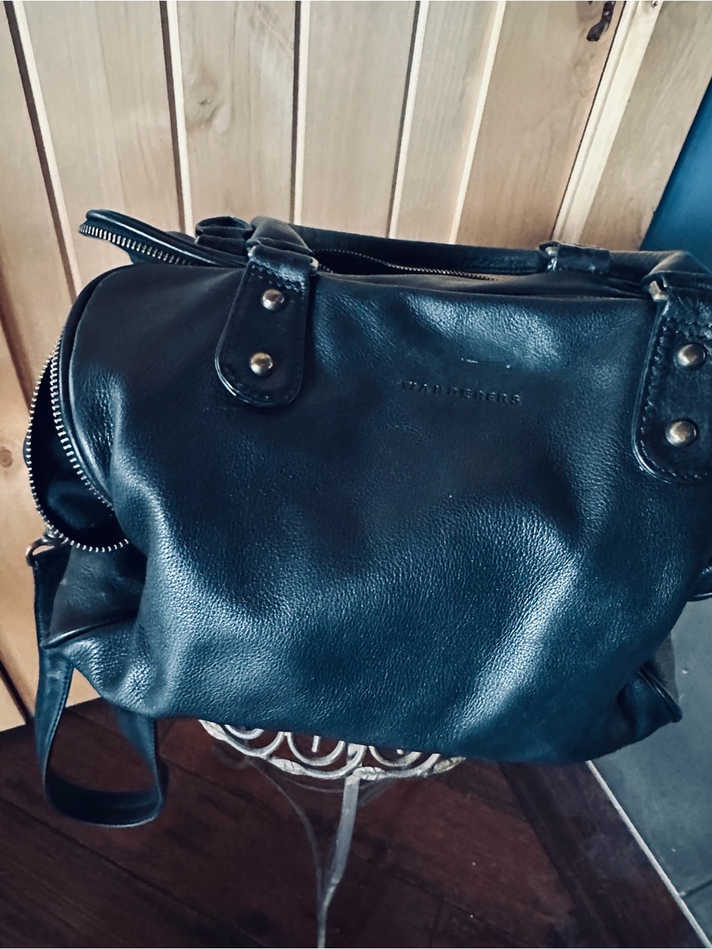 Classic Black Leather Shoulder Bag - Unbranded